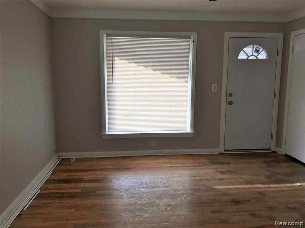 23440 COUZENS Avenue