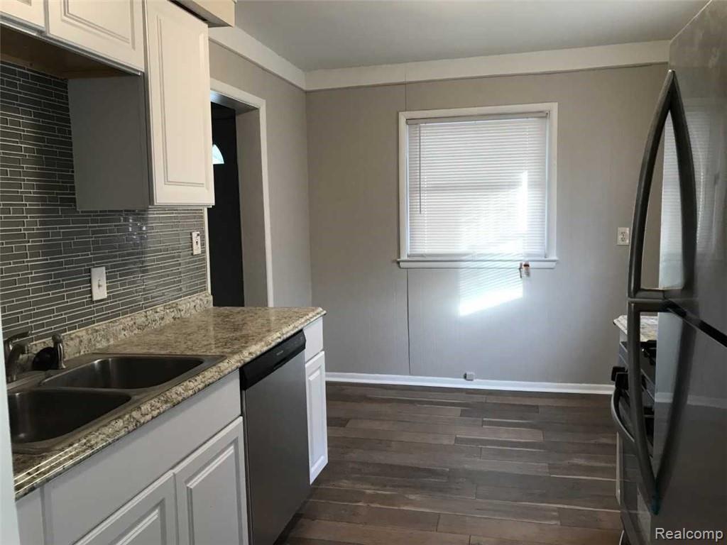 23440 COUZENS Avenue