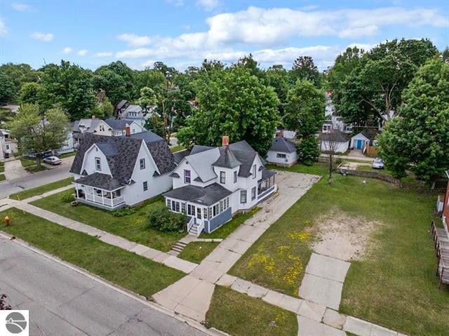 218 Cottage Street