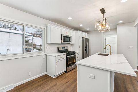 Tiny photo for 9550 Colgate Avenue, Independence Charter Township, MI 48348 (MLS # 5050196406)