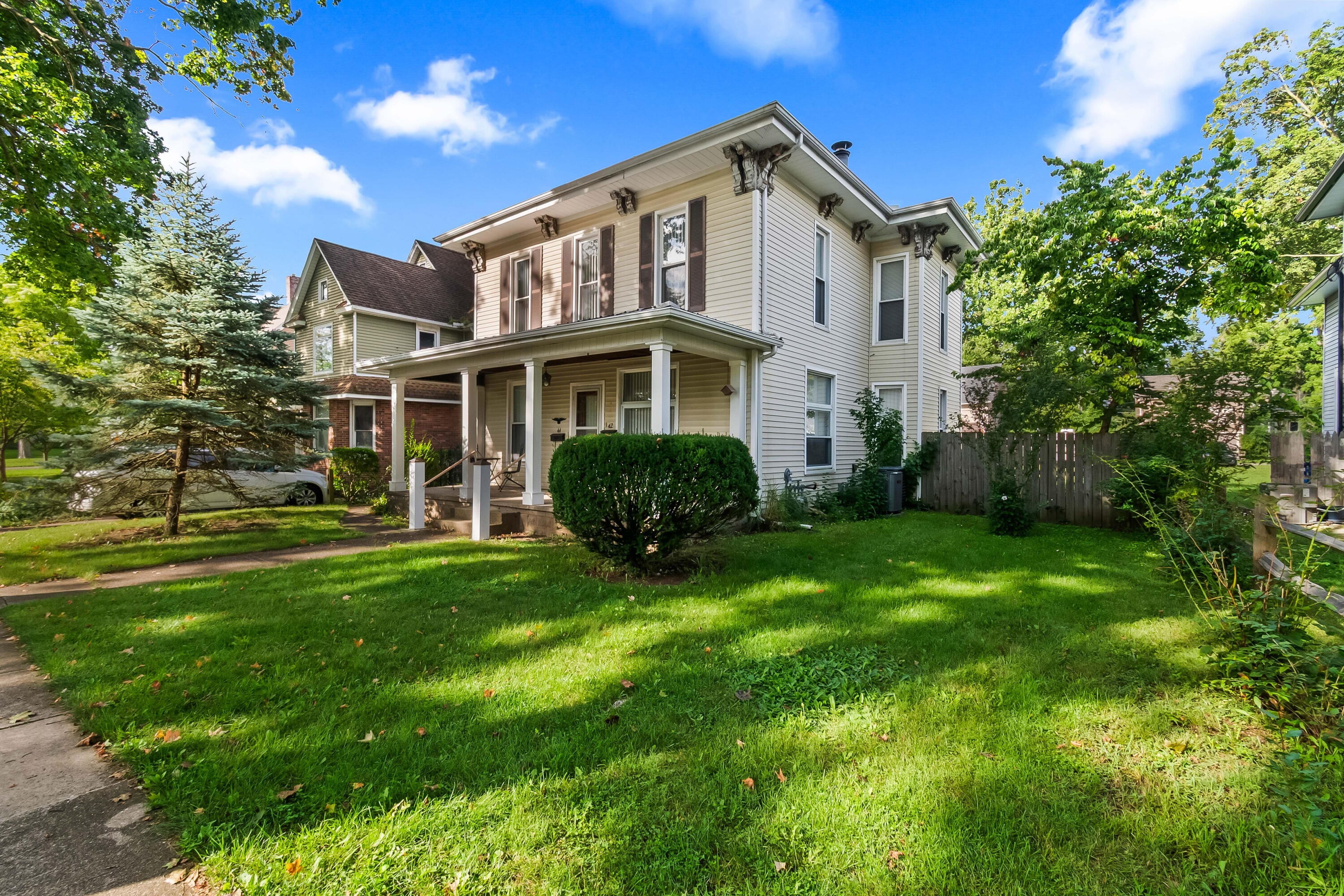 44 Budlong Street