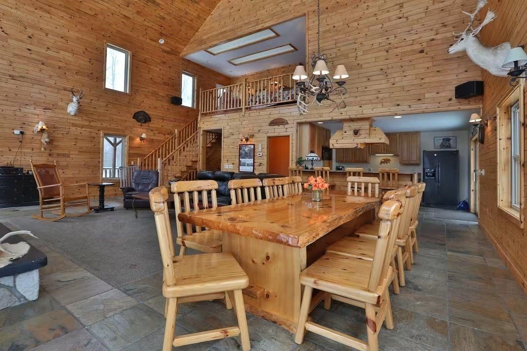 2639 Cedar Valley