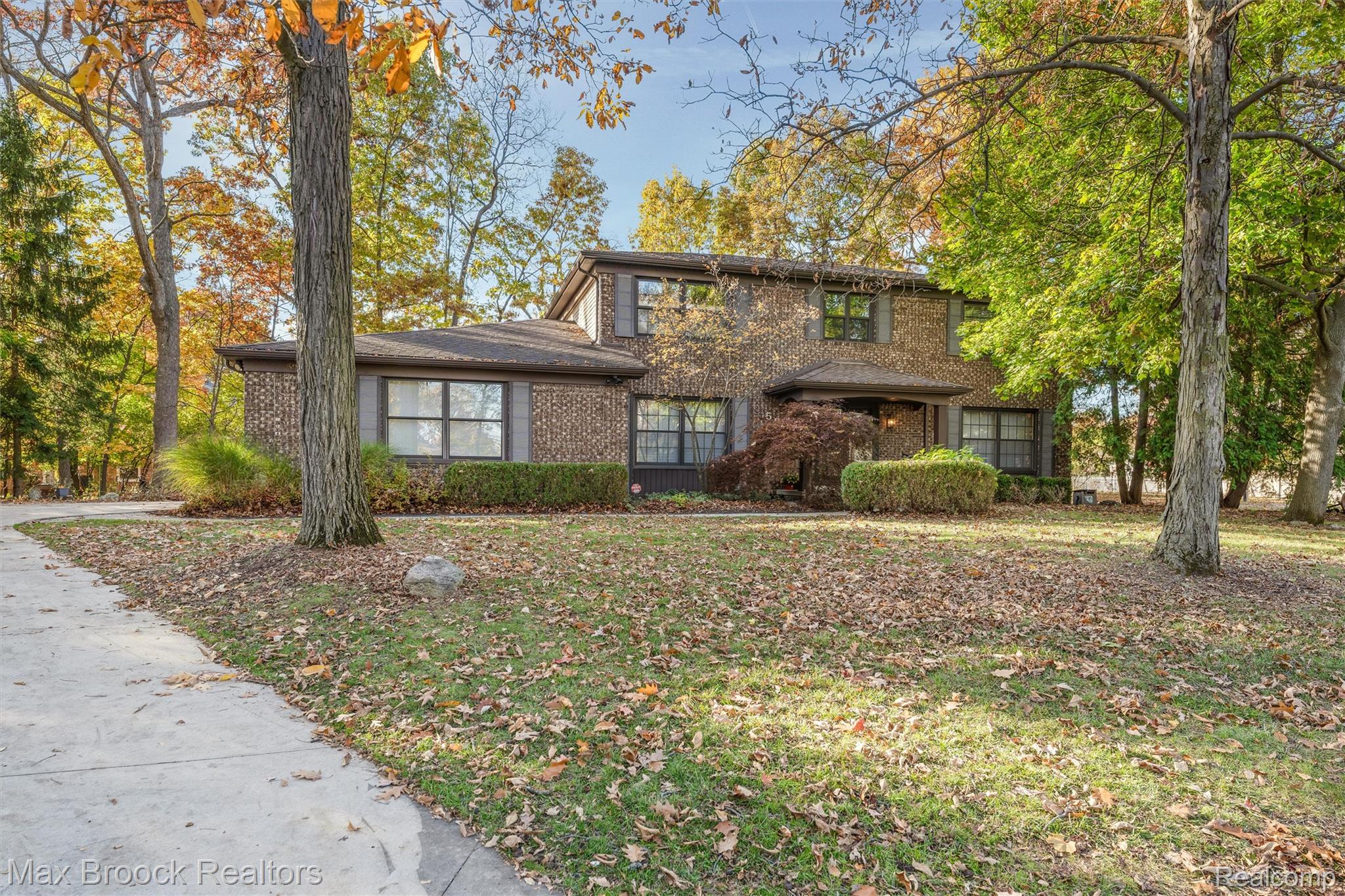 5946 Cherry Crest Drive