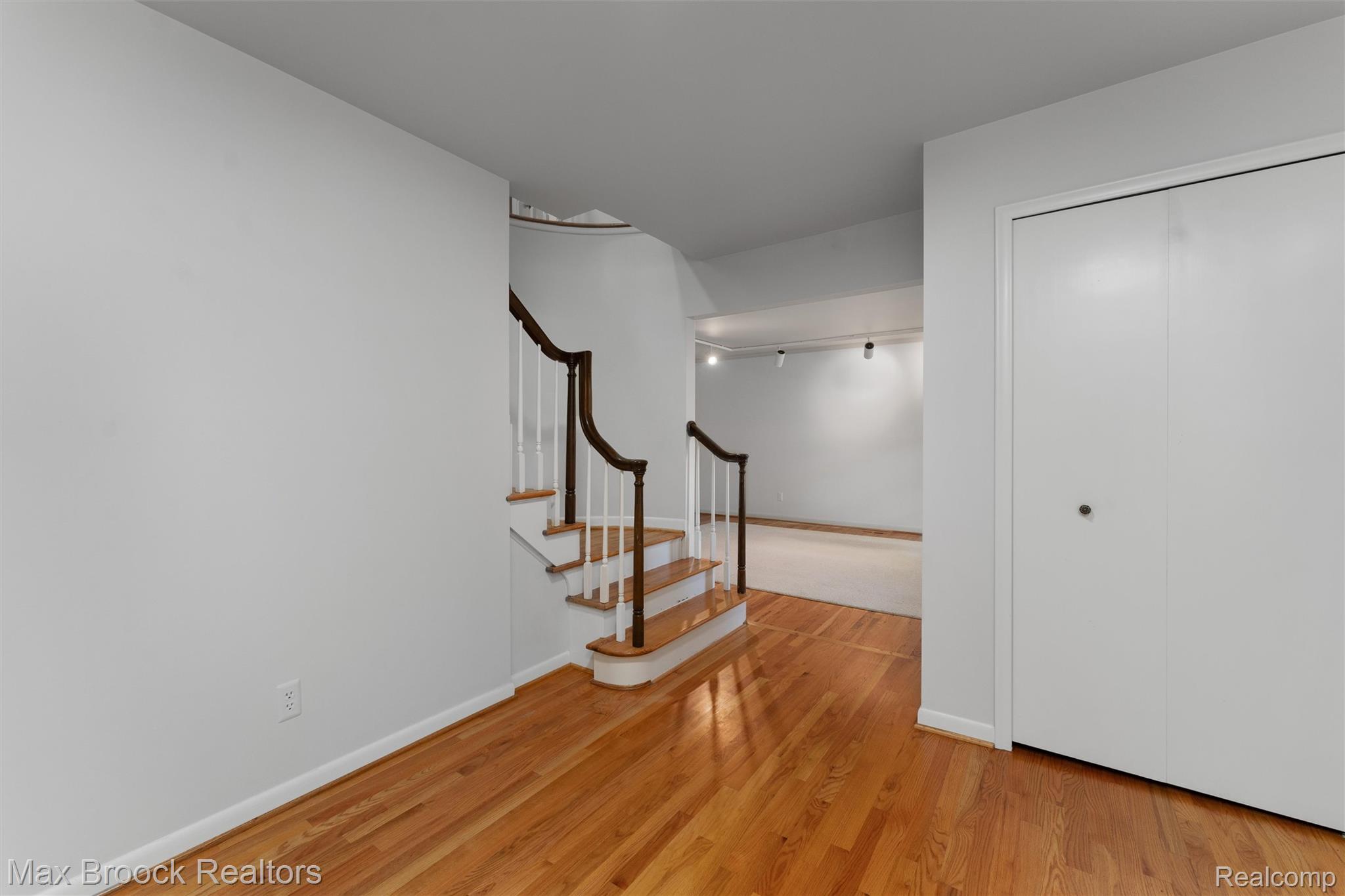 5946 Cherry Crest Drive