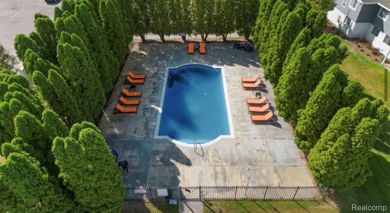 48200 W Pontiac Trail 46