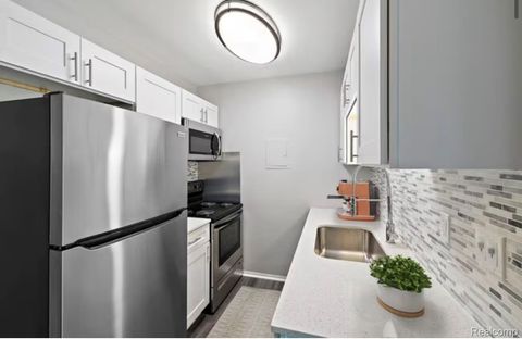 48200 W Pontiac Trail 46 Wixom City MI 48393