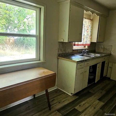 Tiny photo for 629 Spencer Street, Flint City, MI 48505 (MLS # 20261069415)