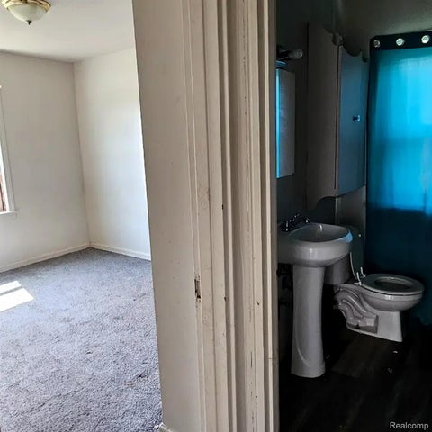 Tiny photo for 629 Spencer Street, Flint City, MI 48505 (MLS # 20261069415)