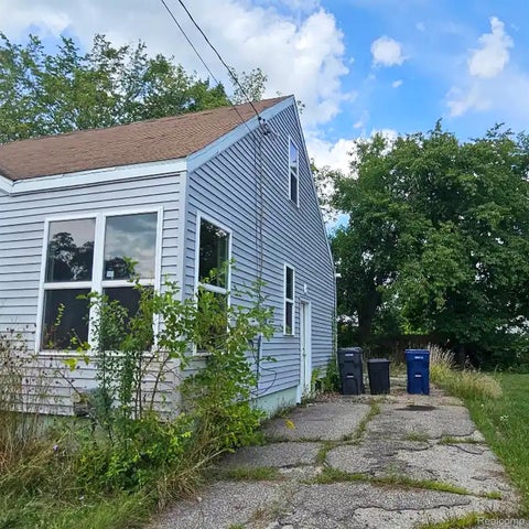 Tiny photo for 629 Spencer Street, Flint City, MI 48505 (MLS # 20261069415)