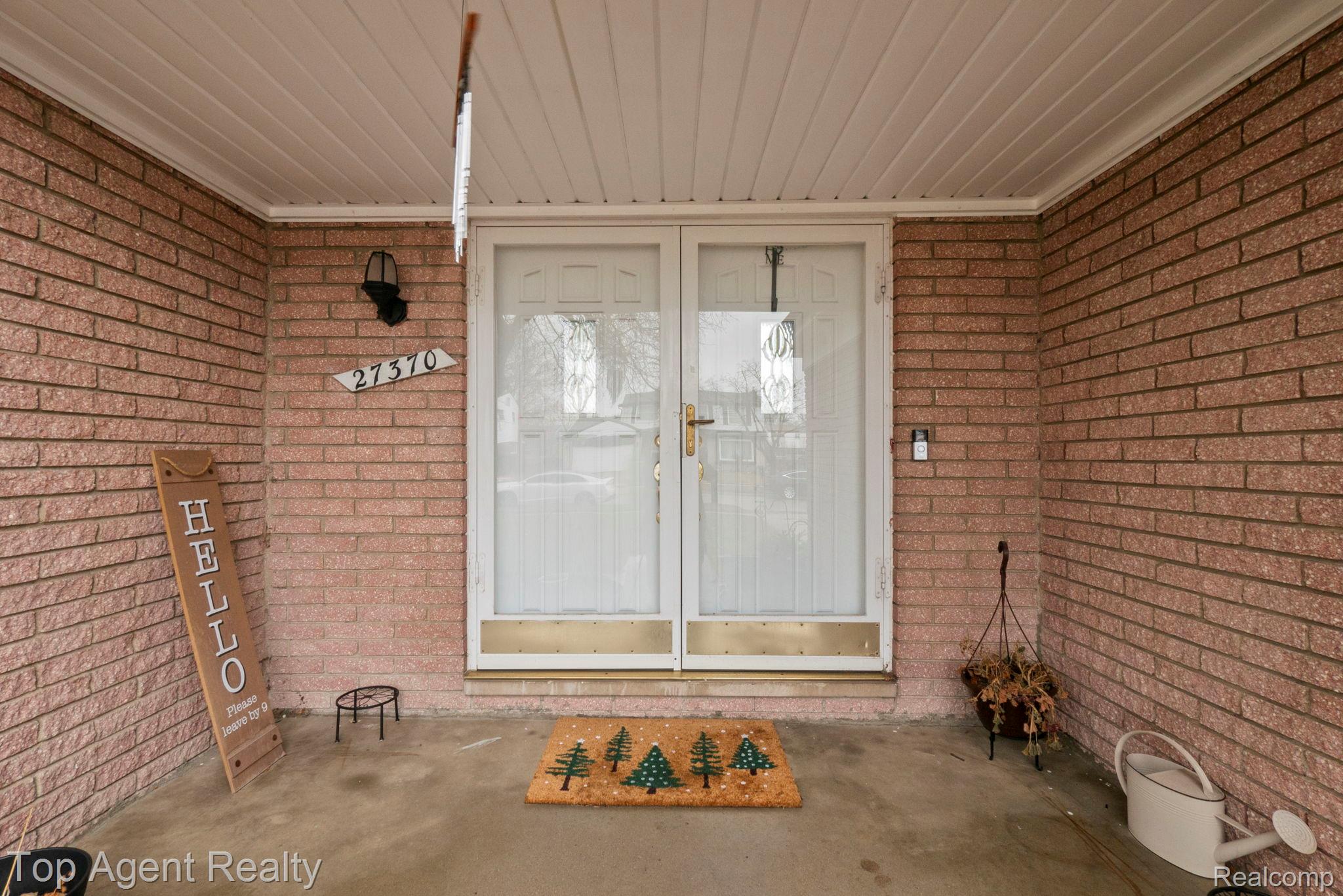 27370 Selkirk Street