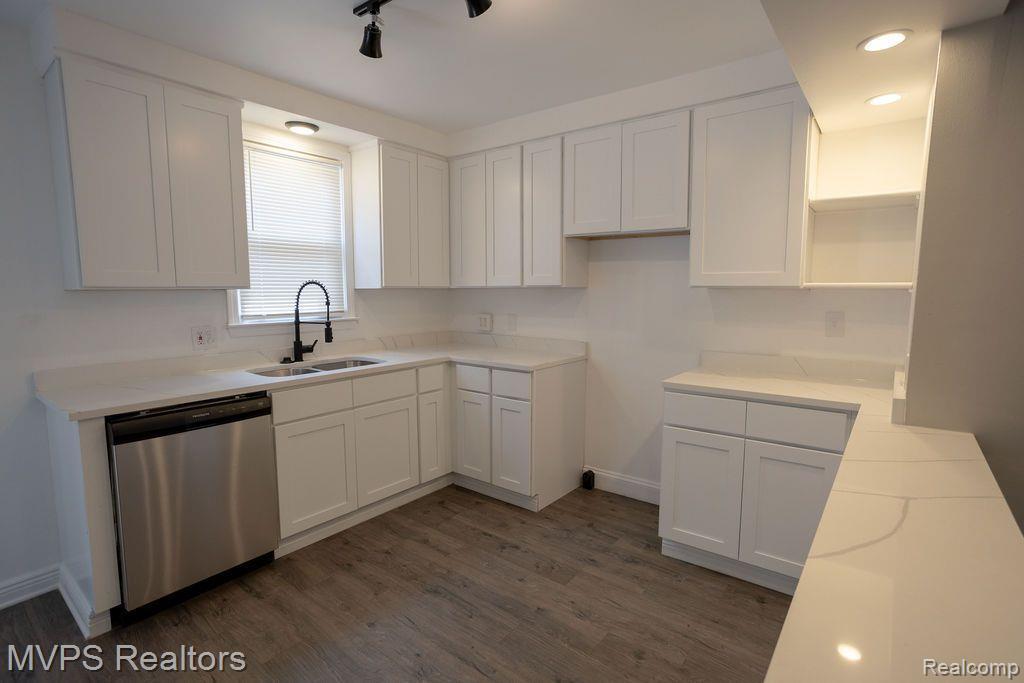 20914 WOODMONT Street