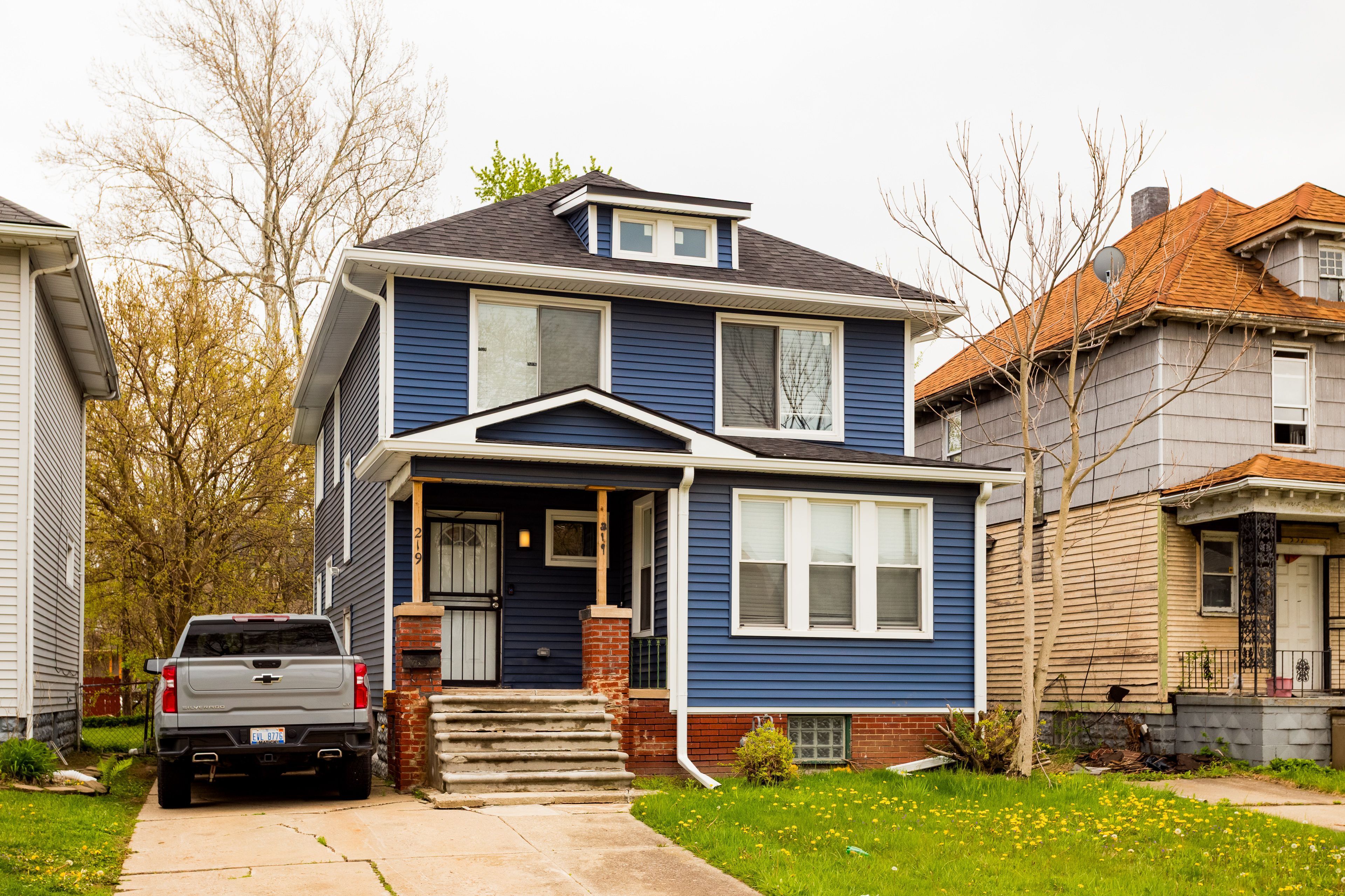 219 WAVERLY Street