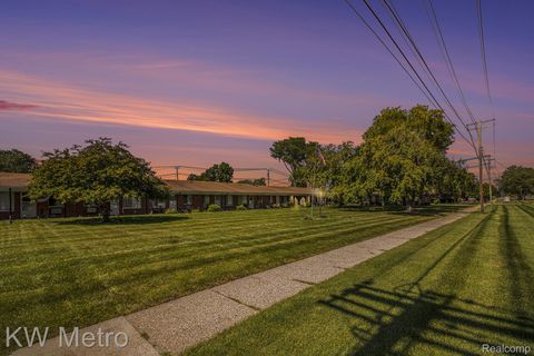 24301 Kelly Road Road 118 Eastpointe City MI 48021