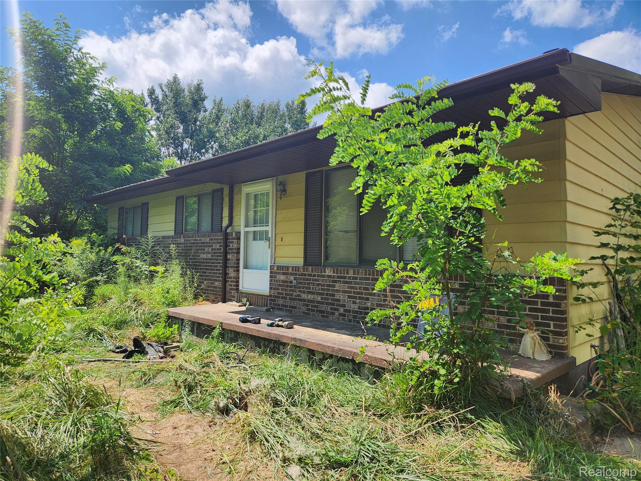 5215 Schlaud Road