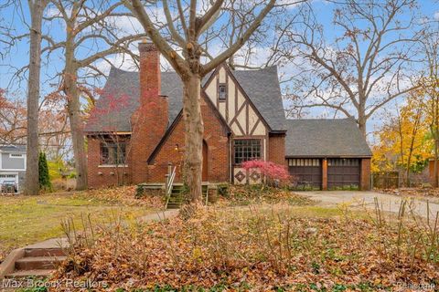 2085 Pontiac Drive Sylvan Lake City MI 48320