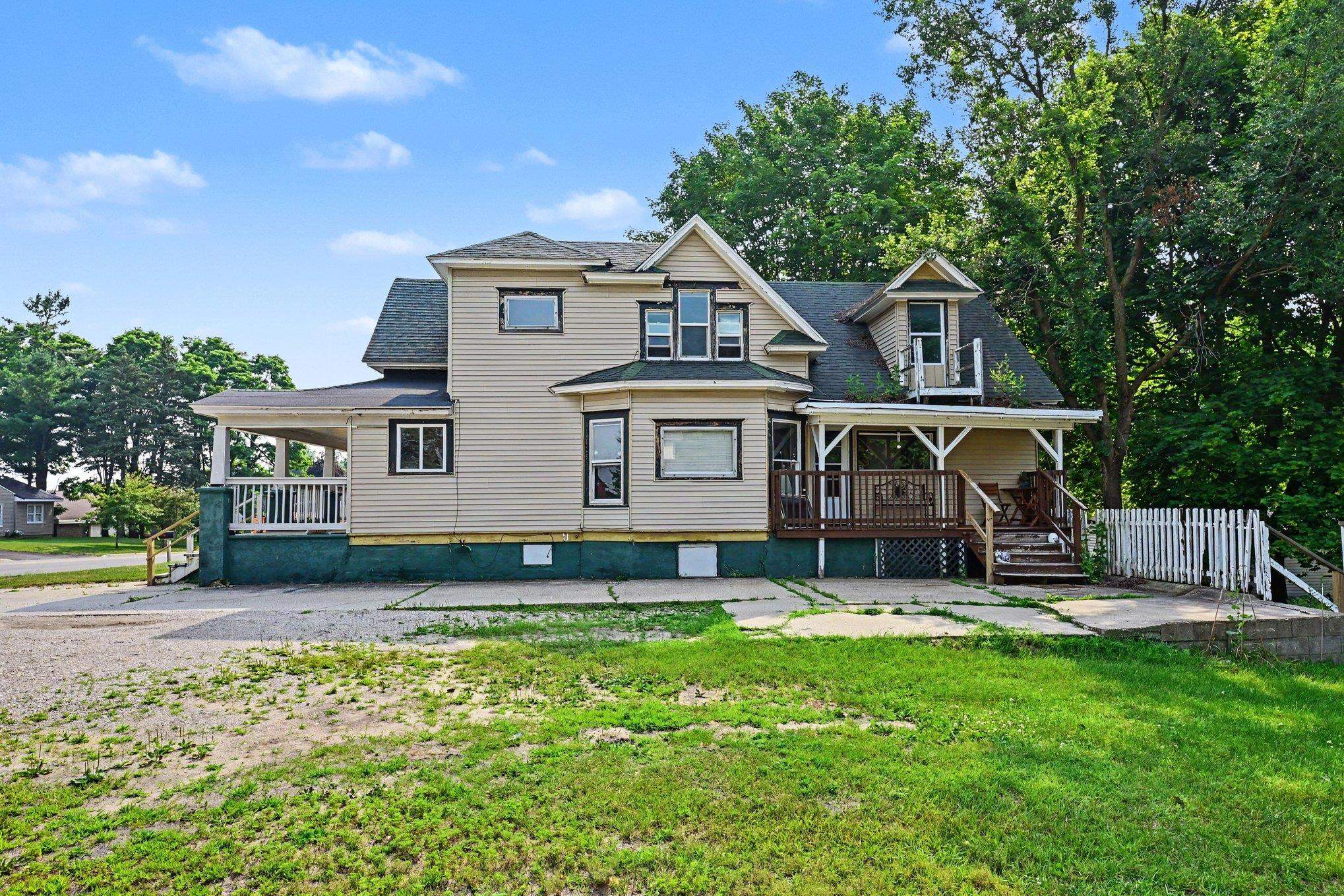 810 E Division Street