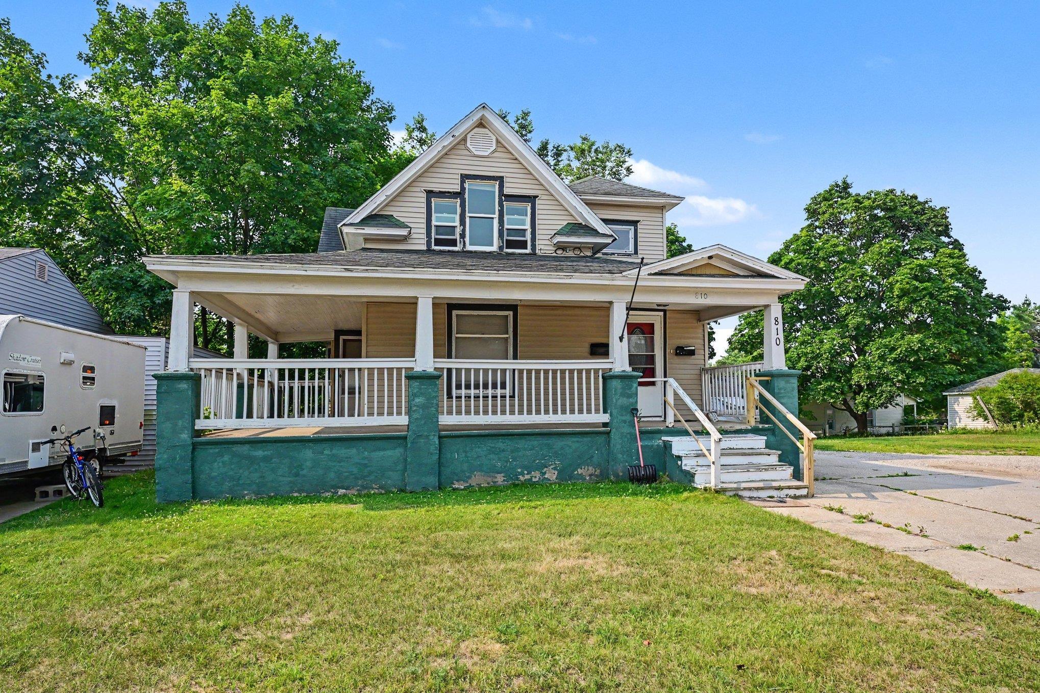 810 E Division Street