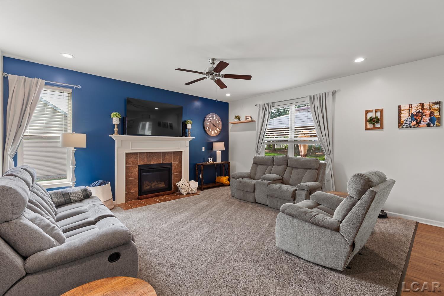 1654 Nicholas Lane