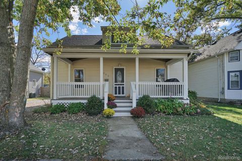 345 Turrill Avenue Lapeer City MI 48446