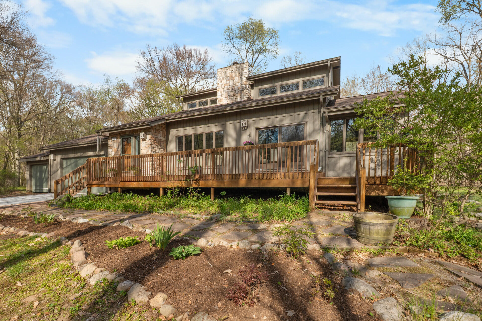 963 Peaceful Court