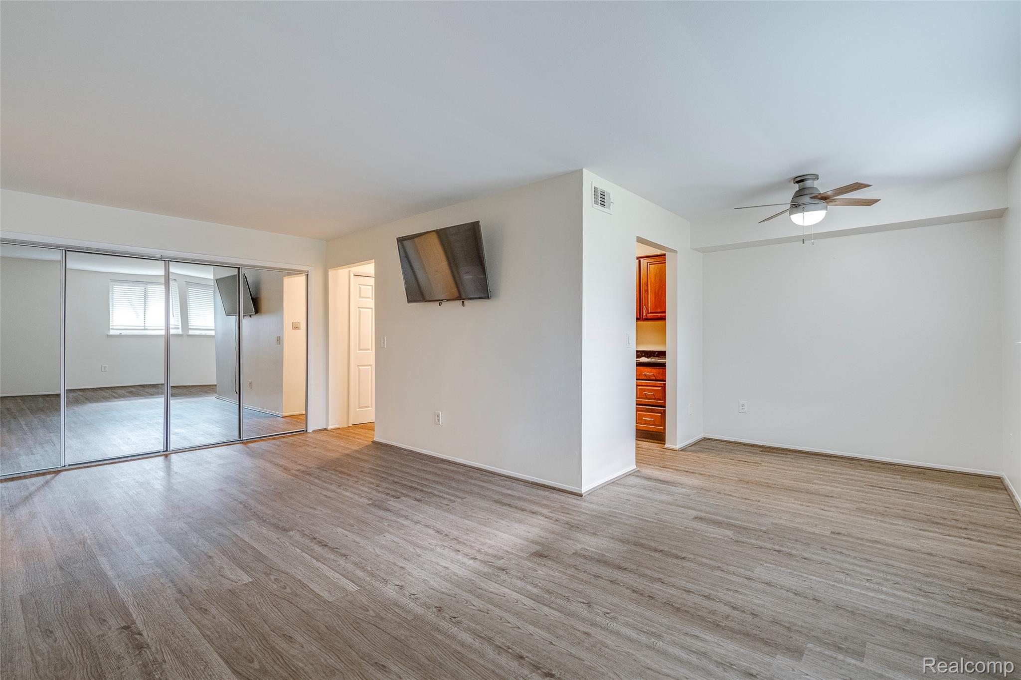 29860 W 12 Mile Road 604