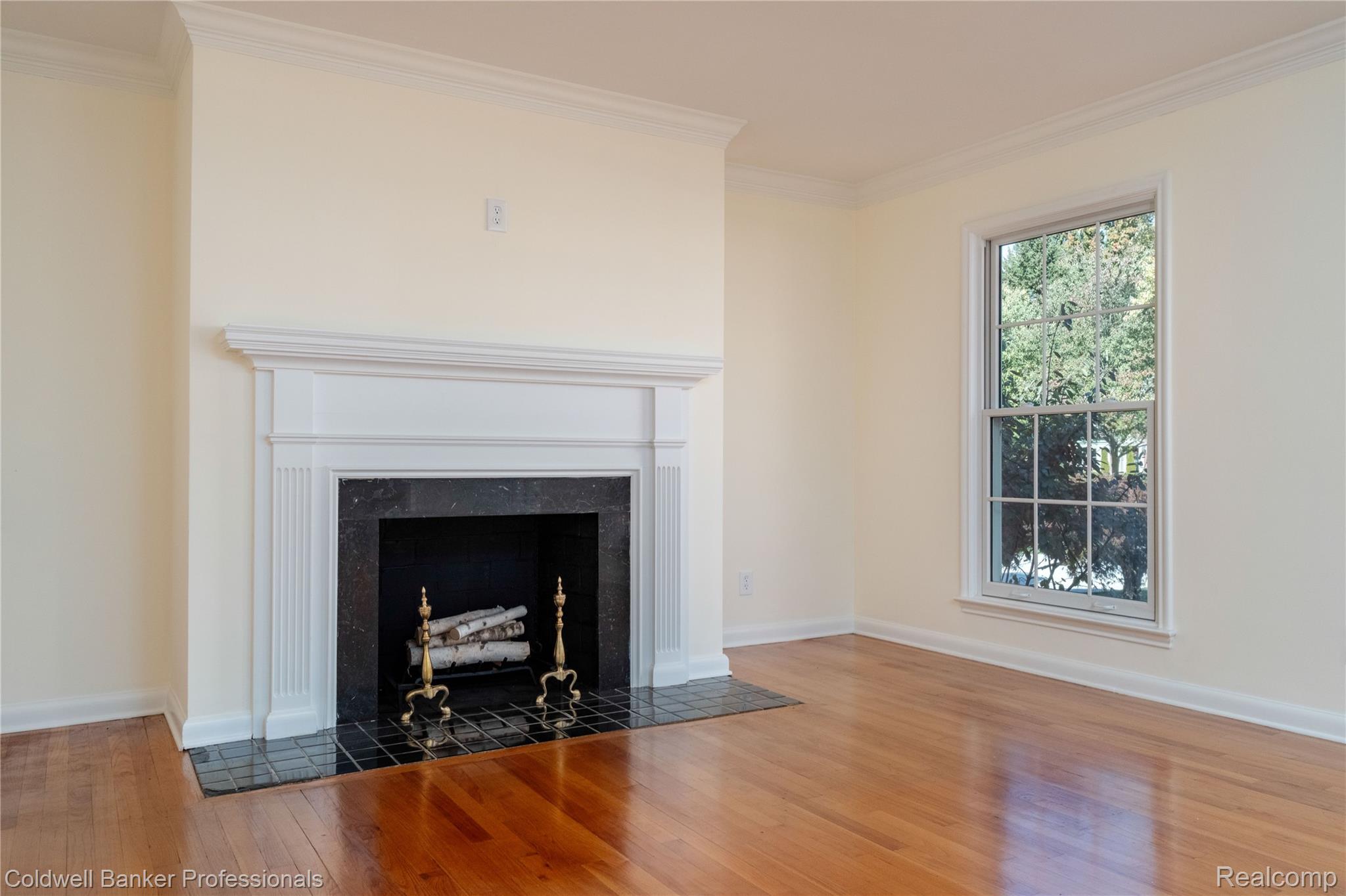 499 Sunningdale Drive