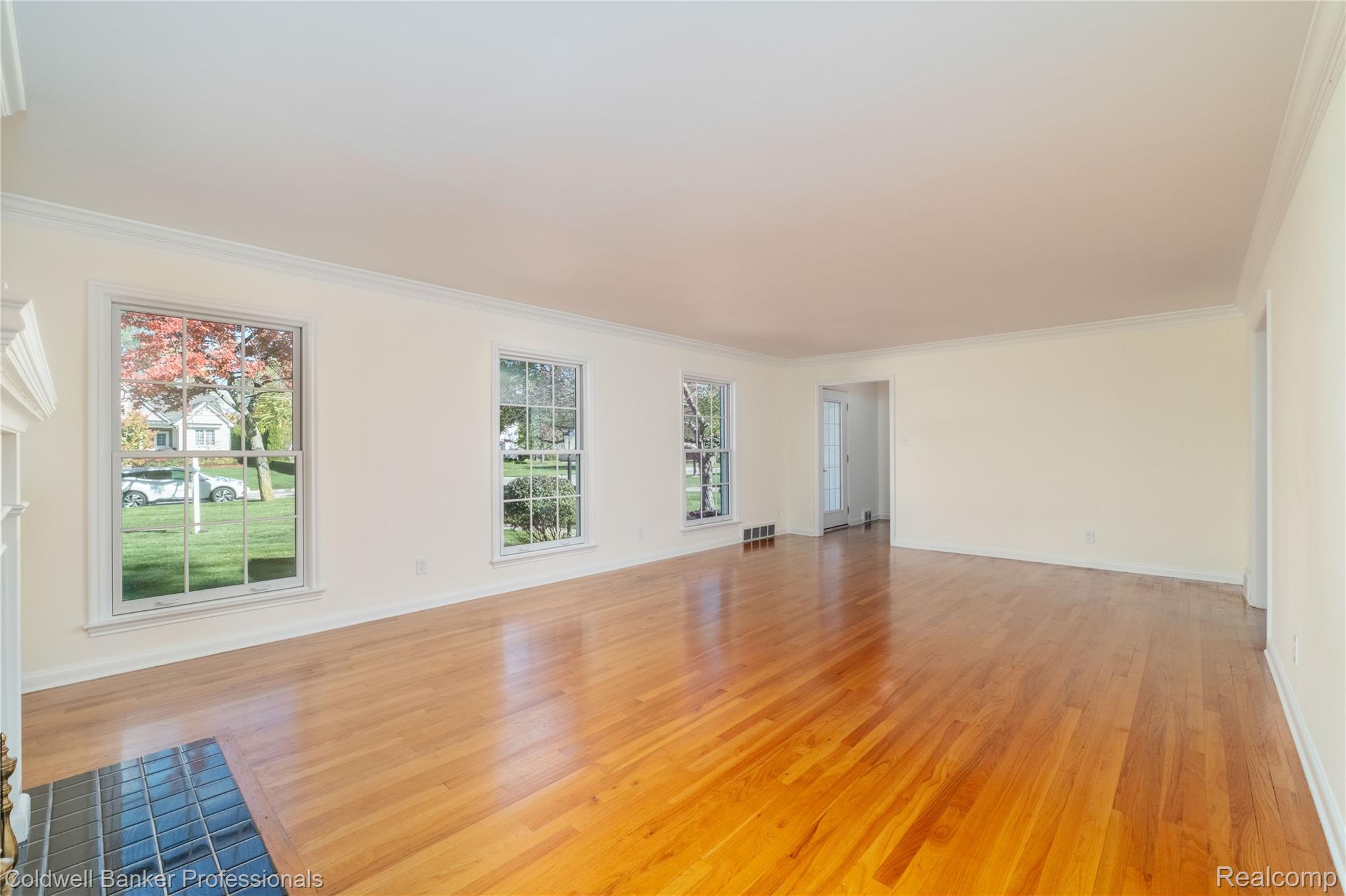 499 Sunningdale Drive