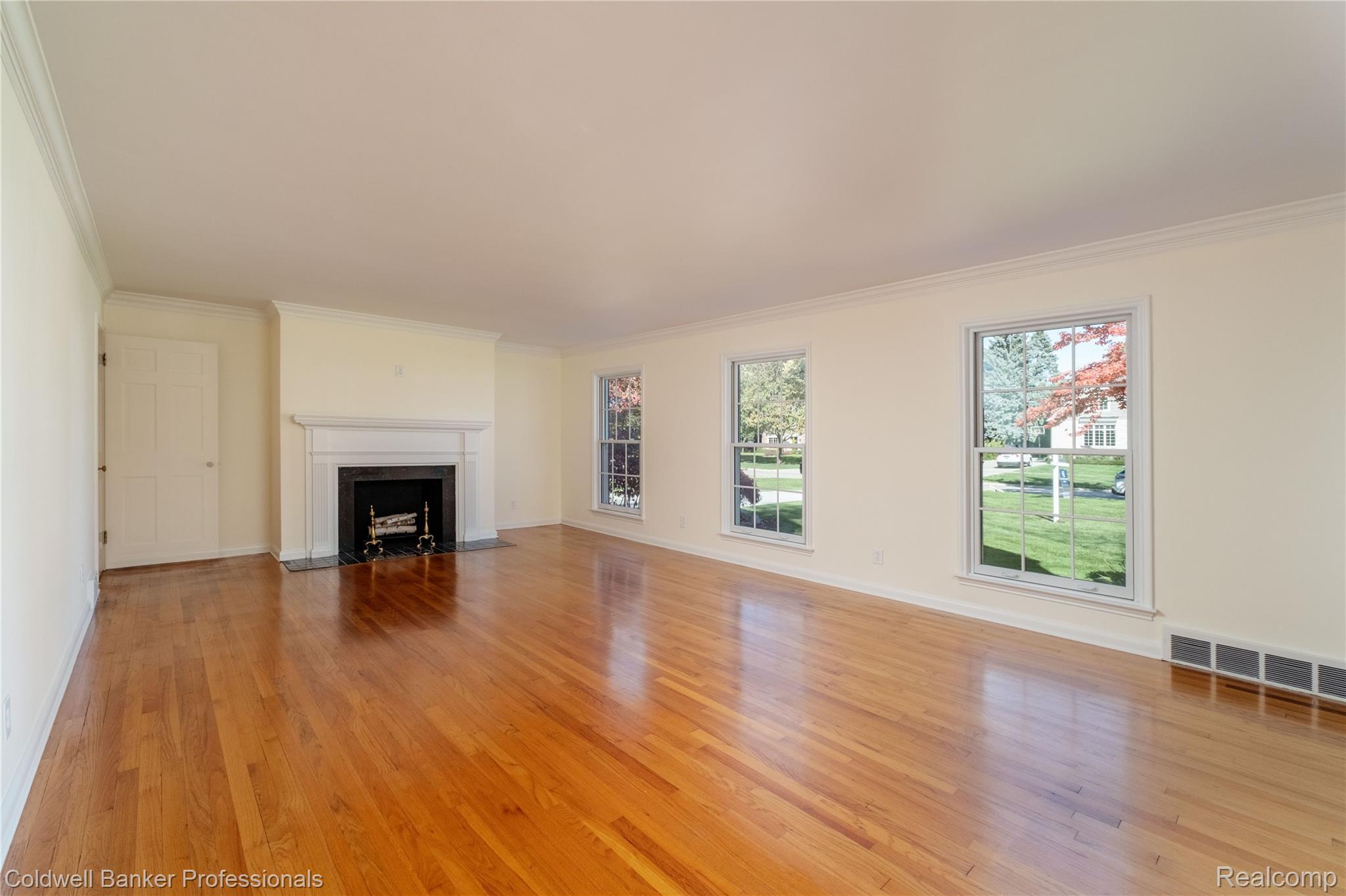 499 Sunningdale Drive