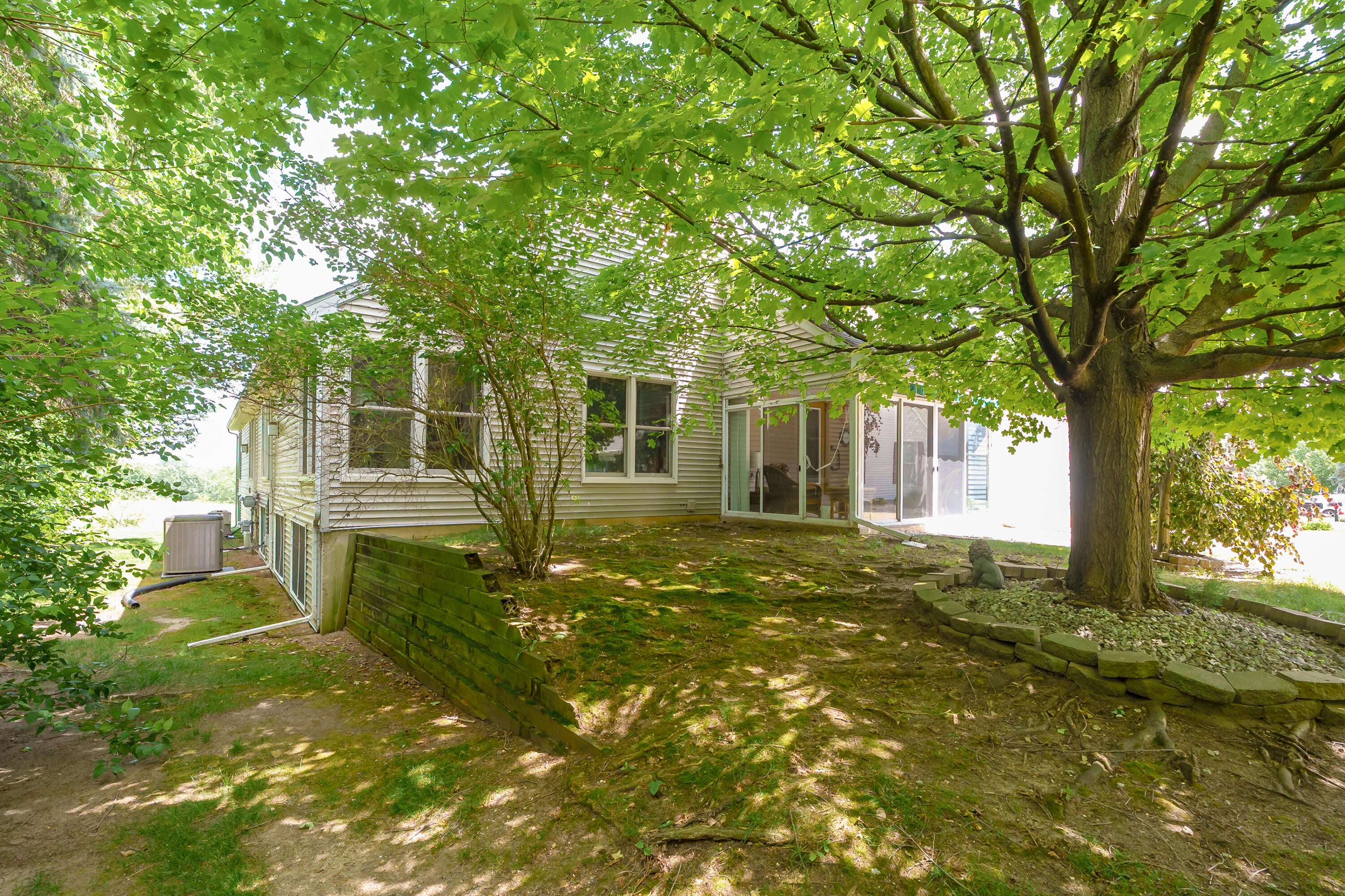 2919 Hunters Place 19