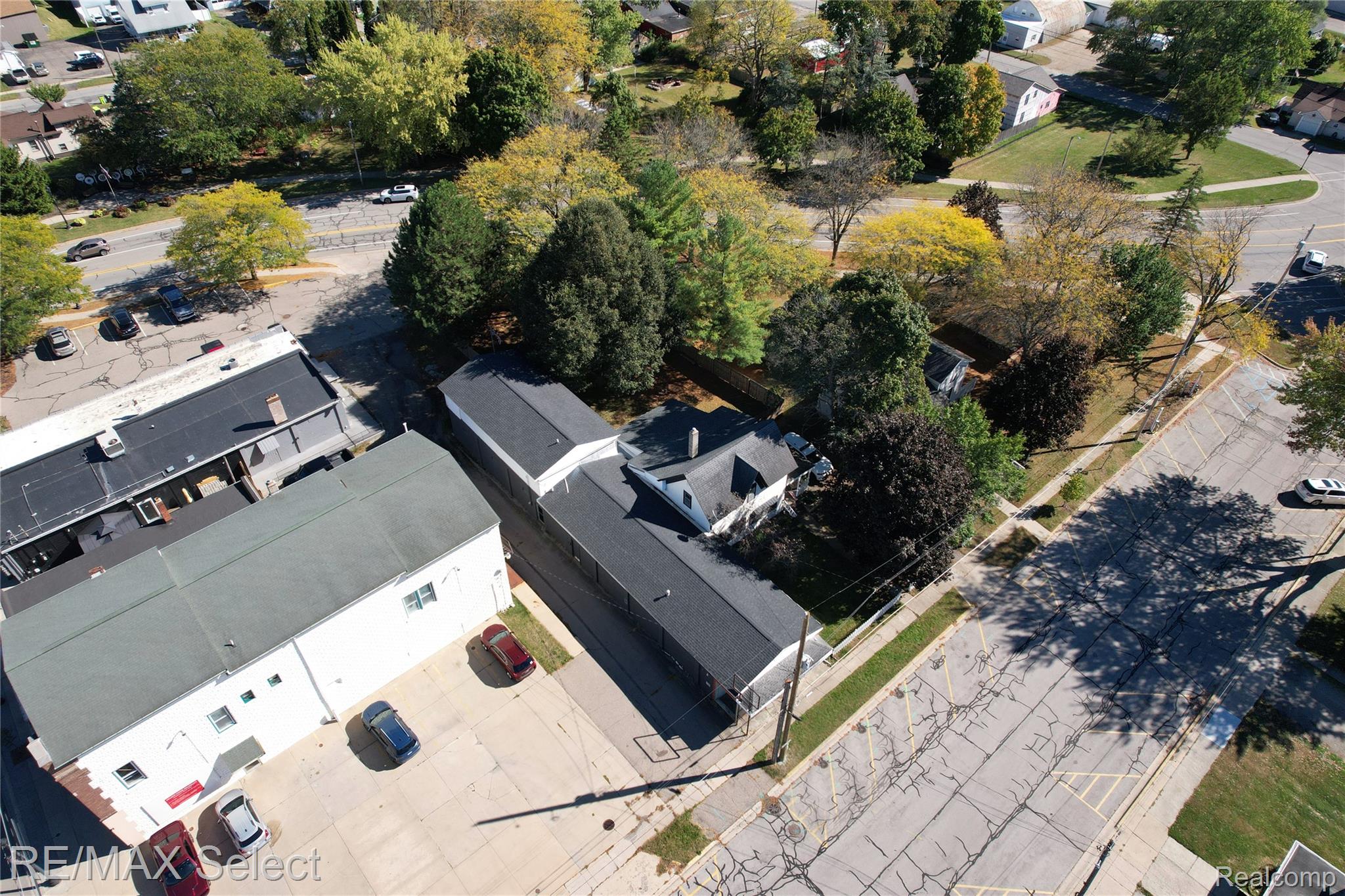 5015 Holland Drive