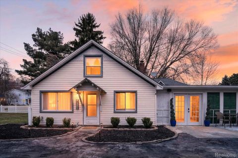 37260 Clio Street Harrison Charter Township MI 48045