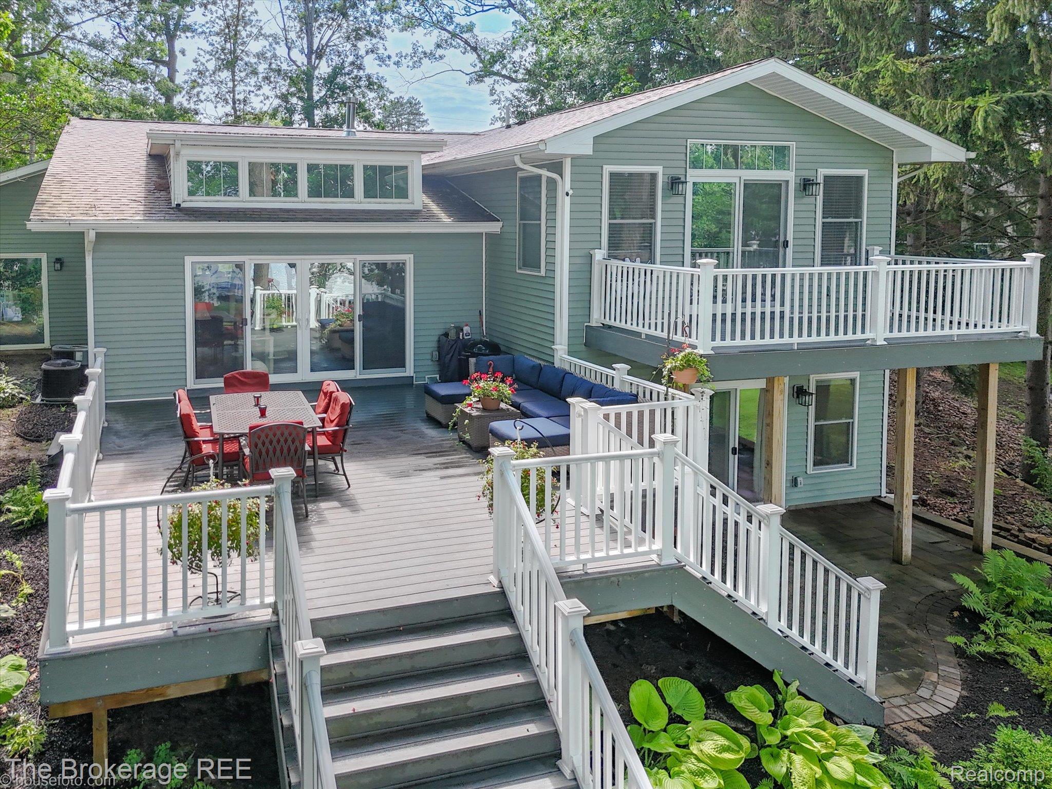 9471 Ridge Road
