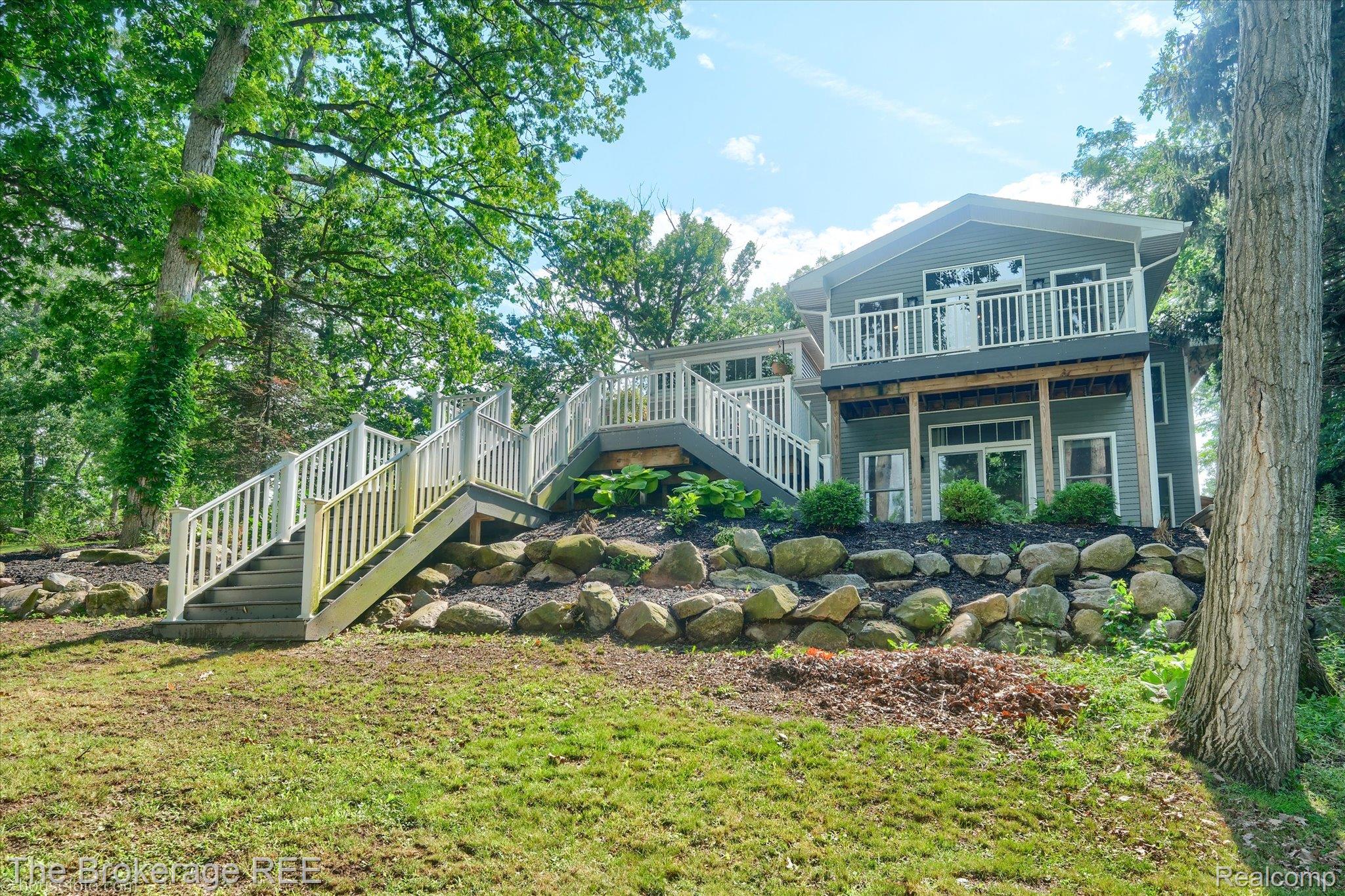 9471 Ridge Road