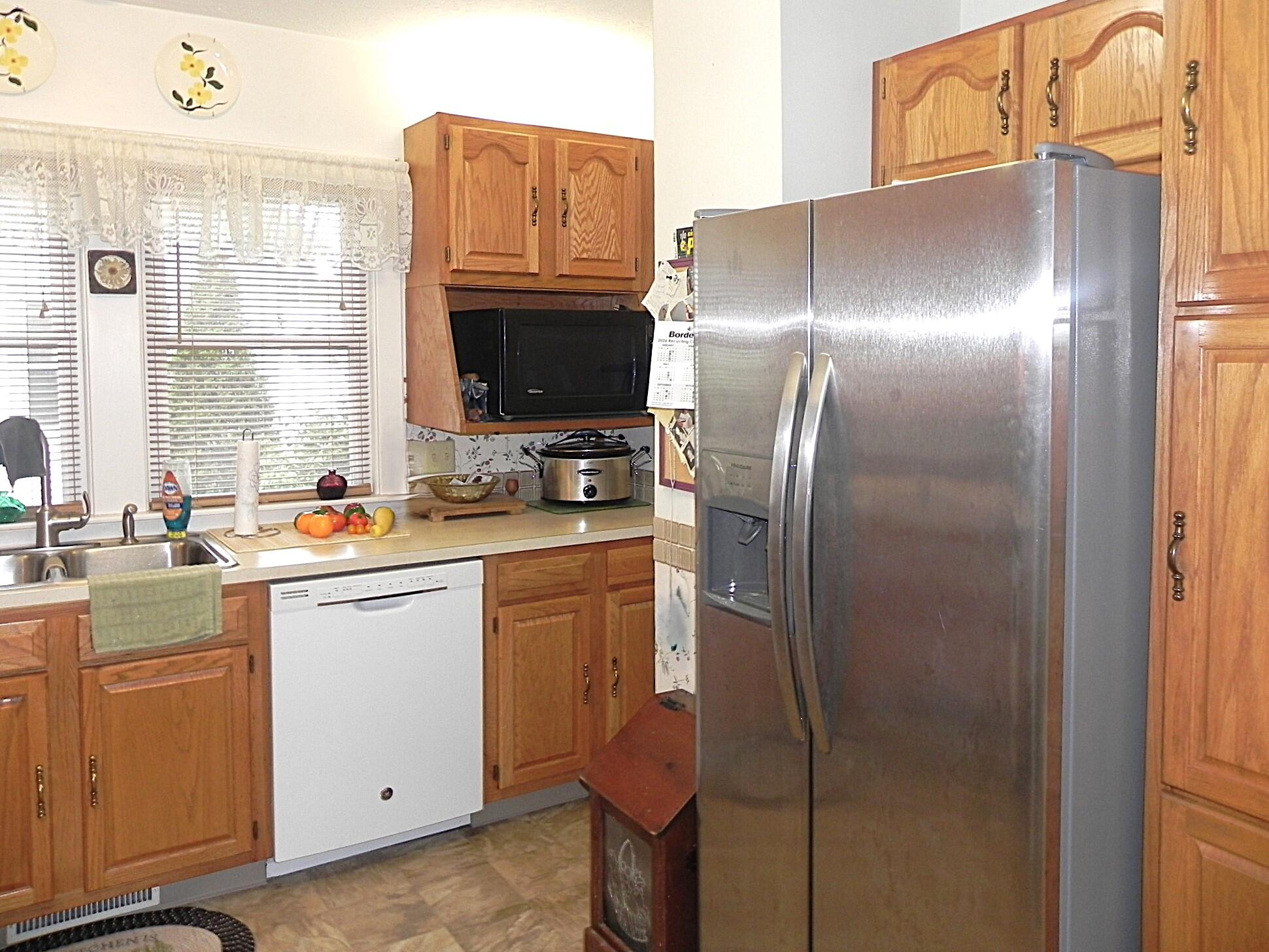211 E Electric Court