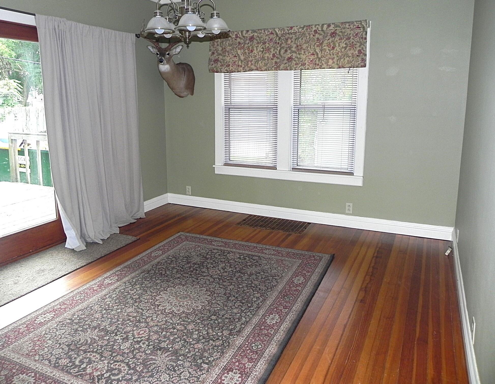 211 E Electric Court