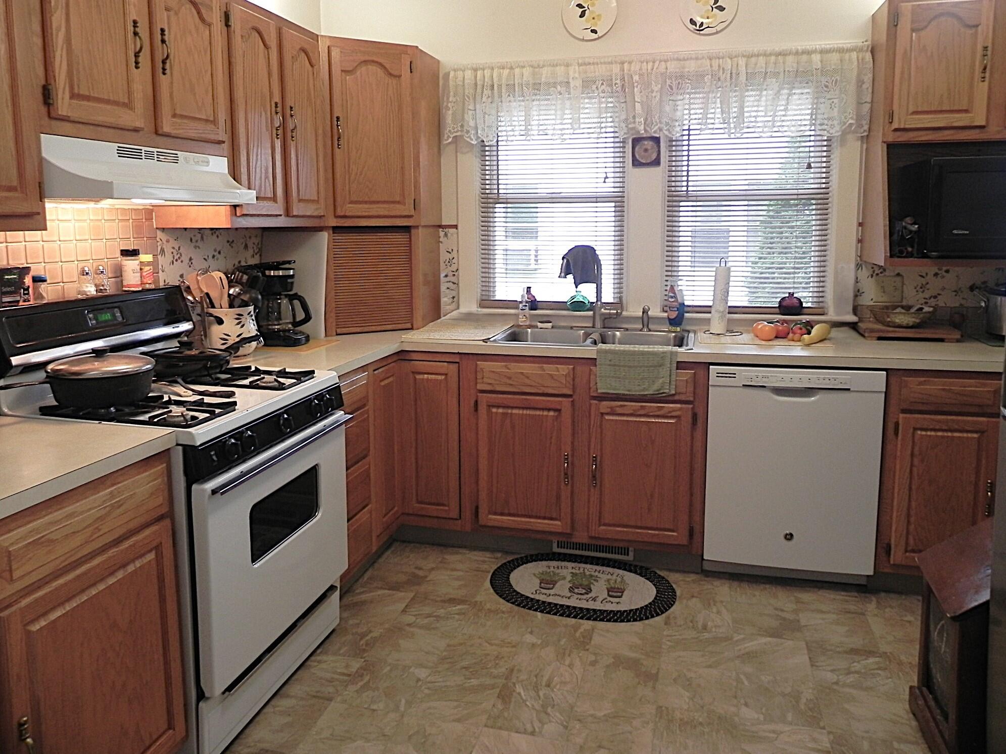 211 E Electric Court