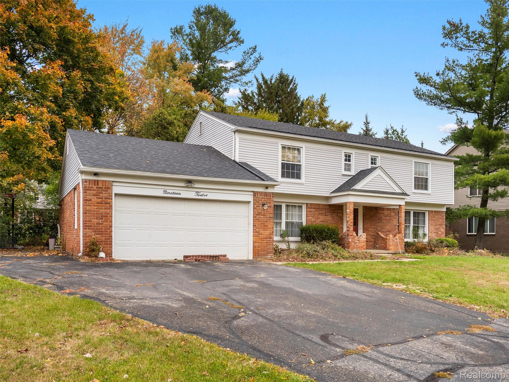 1912 Hunters Ridge Drive