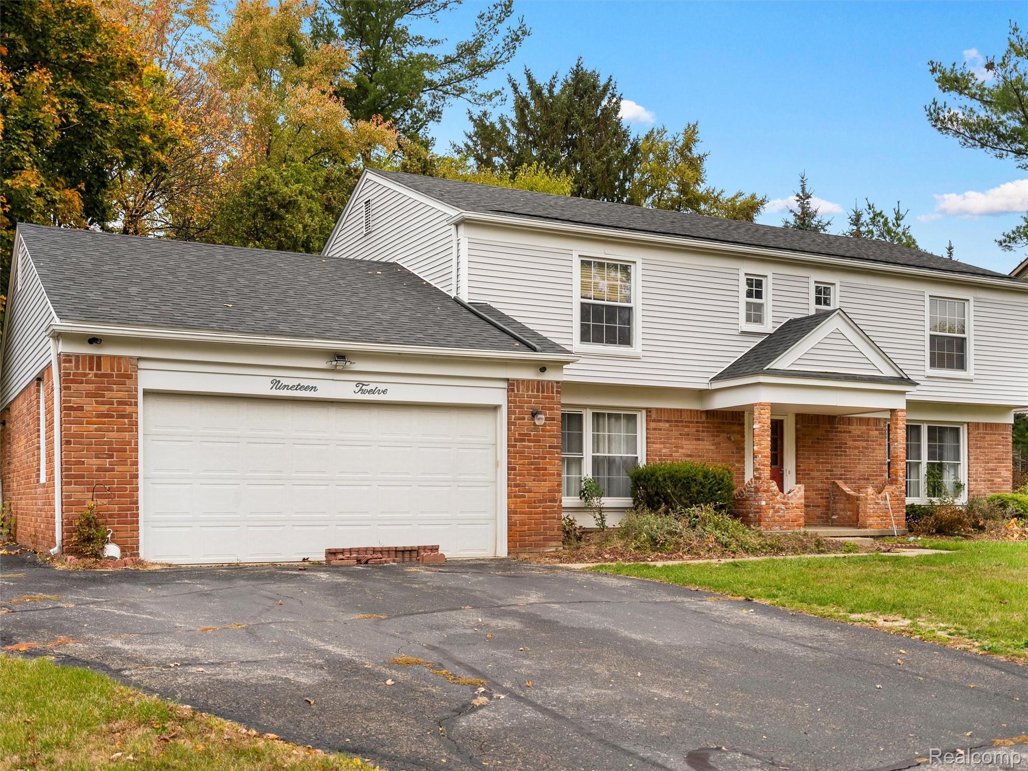 1912 Hunters Ridge Drive