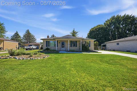 Photo of 40628 Passmore Drive, Clinton Charter Township, MI 48038 (MLS # 20261061379)