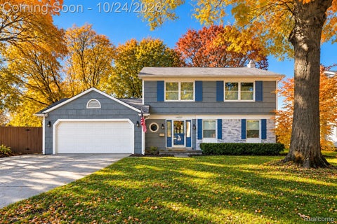 Photo of 14051 Edgewood Street, Livonia City, MI 48154 (MLS # 20261084823)