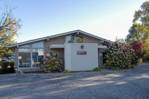 2561 Elizabeth Lake Road Waterford Charter Township MI 48328