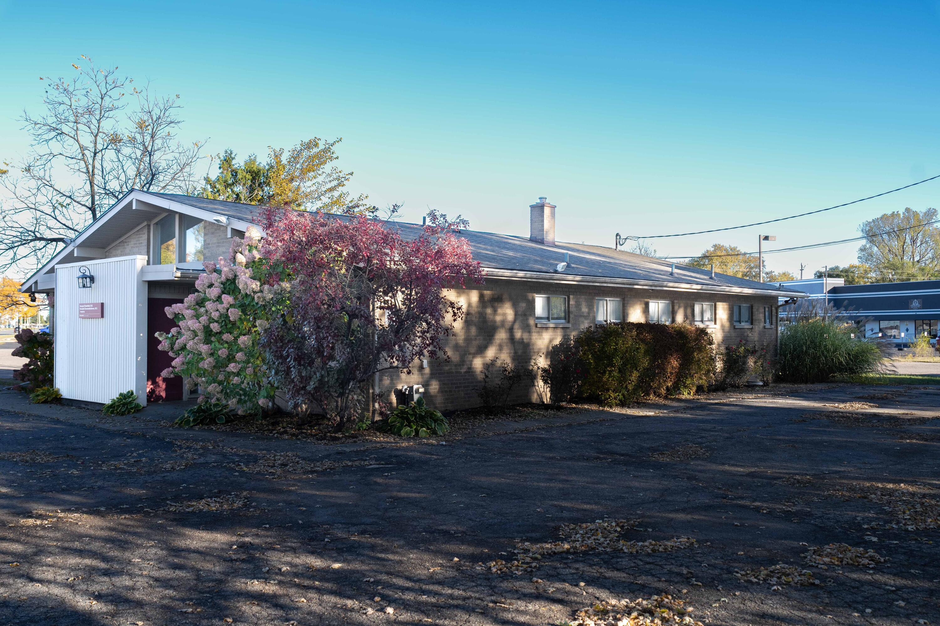 2561 Elizabeth Lake Road