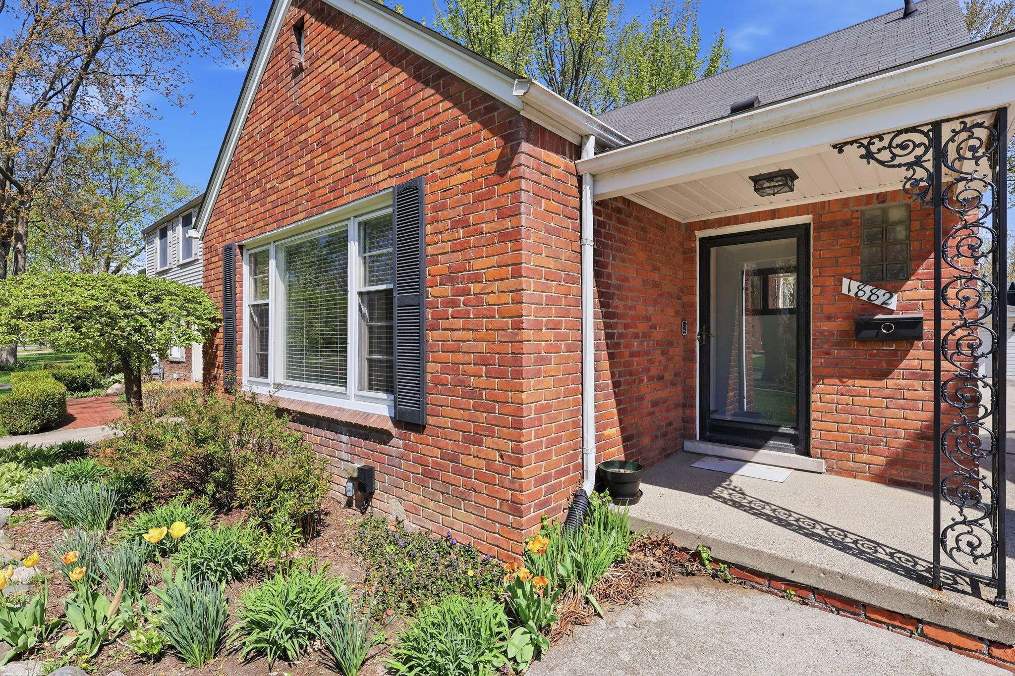 1882 Kenmore Drive