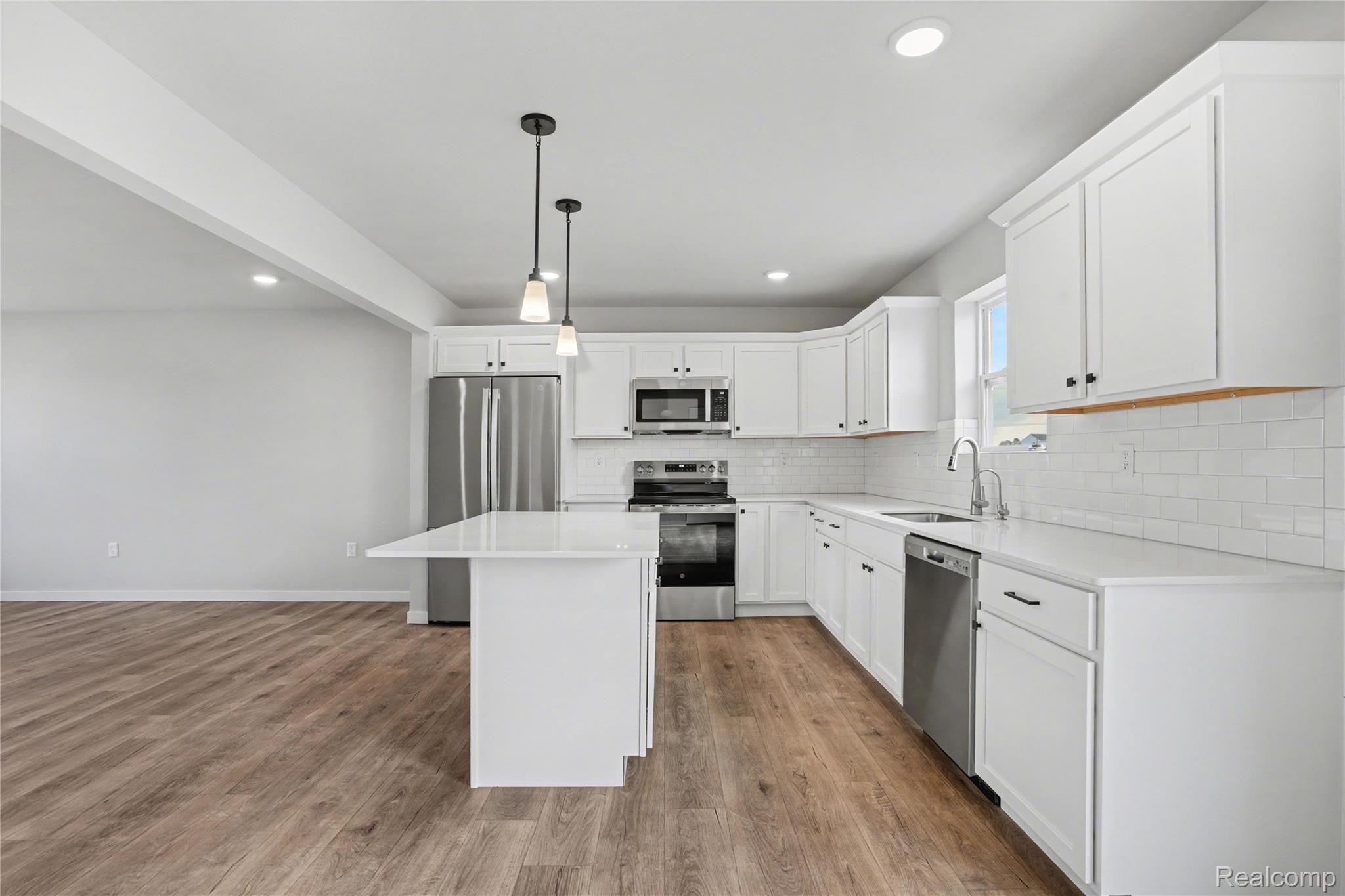 747 Lone Oak Way