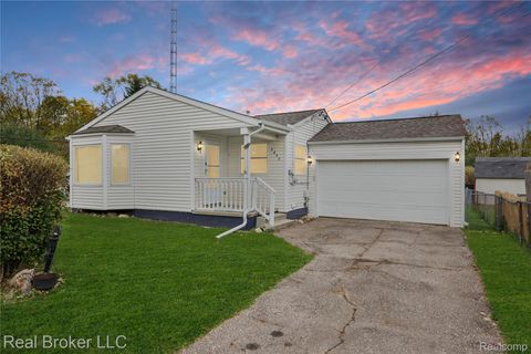 1445 Ready Avenue Burton City MI 48529