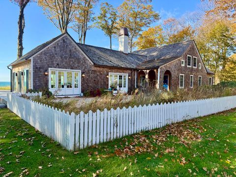 2526 Lakeshore Drive Saugatuck Township MI 49408