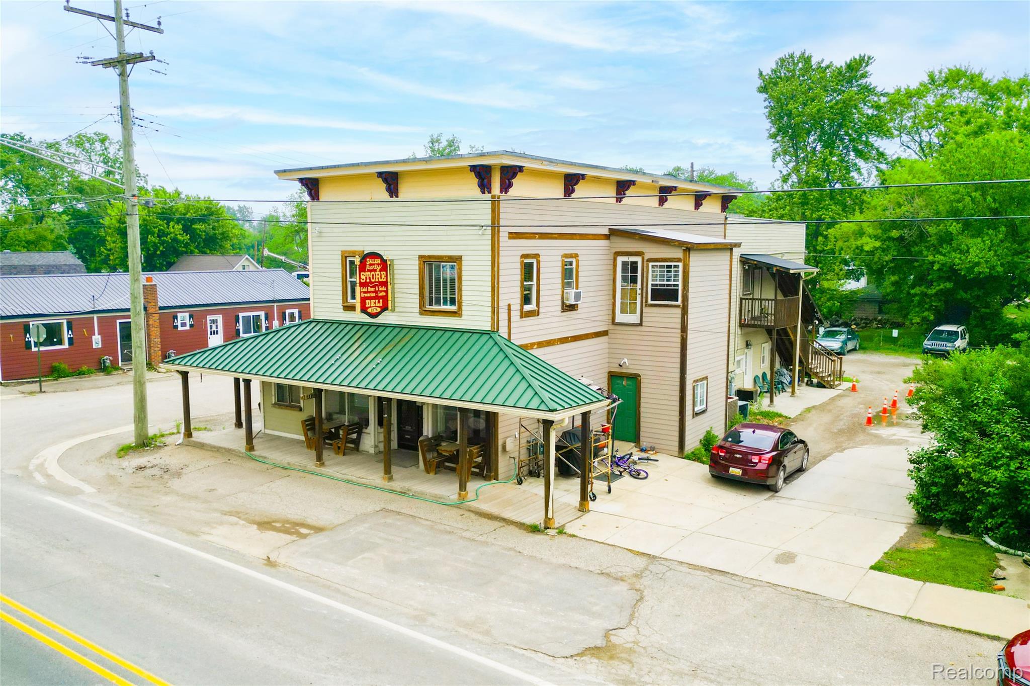 9607 6 Mile Road