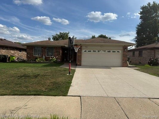 4966 PEACHTREE DR, STERLING HEIGHTS, MI 48310 - Image bd873b92a96a40d2943b1361b8041c8d/4016869072