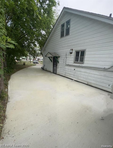 Tiny photo for 7761 Artesian Street, Detroit City, MI 48228 (MLS # 20261079842)
