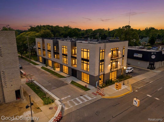 110 AUSTIN AVE APT 303, ROYAL OAK, MI 48067 - Image bd8d33f7cc4722d8c3d04b0da2720436/2964338355